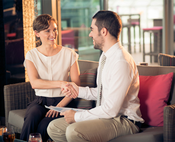 أهم الأسرار التي تخفيها المرأة عن الرجل في أول مقابلة بينهما