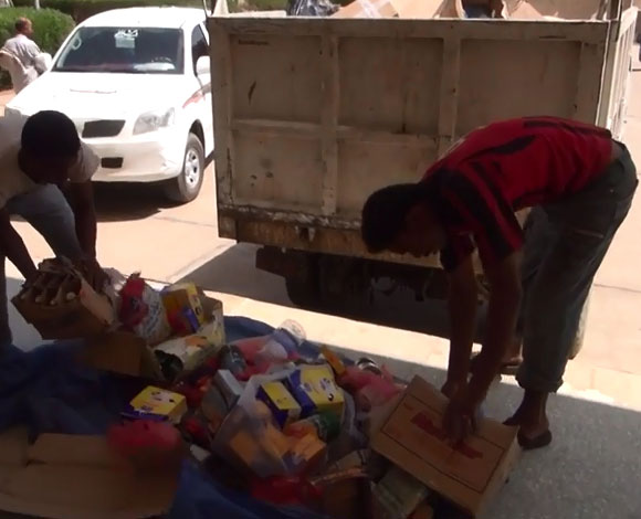 بالفيديو- إتلاف مواد غذائية منتهية الصلاحية