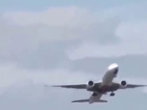 بالفيديو: طيار إماراتي يقوم بعمل بطولي