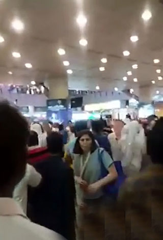بالفيديو- مشاجرة وتضارب في مطار الكويت!