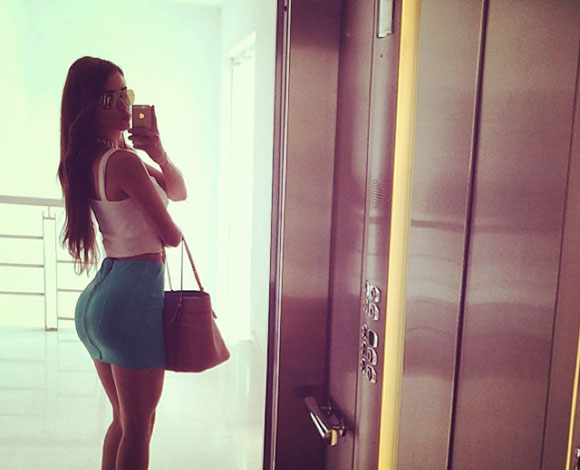 بالفيديو- هل تستحق هذه المذيعة لقب اجمل نساء العالم؟