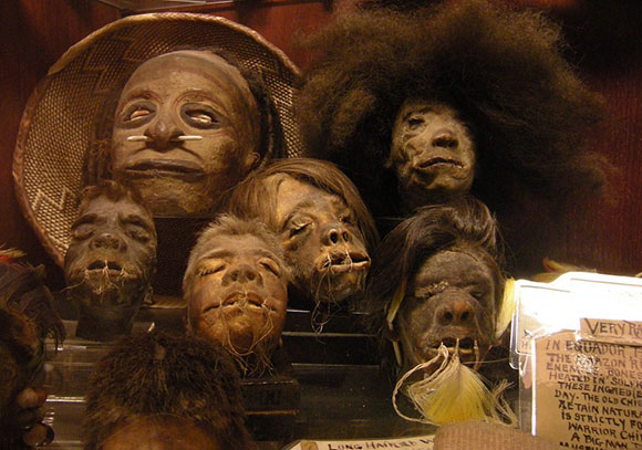 8 أشياء سخيفة أنفق عليها النجم نيكولاس كيج ثروته الخاصة