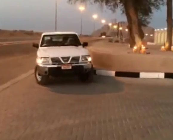 بالفيديو- هذا مما فعله سعودي بسيارته