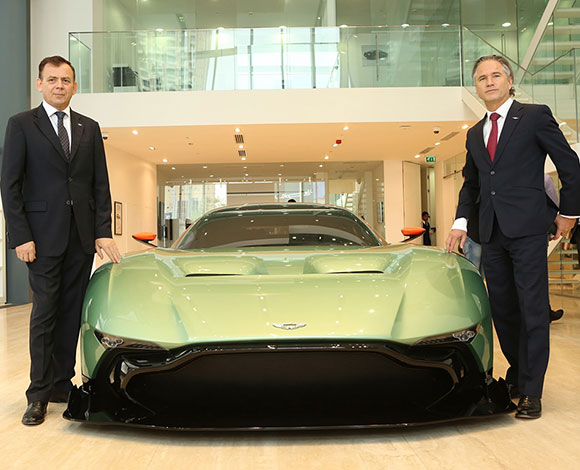 بالفيديو- سيارة بـ 8.5 مليون درهم في دبي!