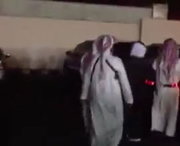 بالفيديو: سعودي يتعرض لموقف غريب يوم زفافه