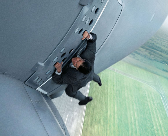 بالفيديو: هذا ما حدث مع "توم كروز" خلال تصوير Mission Impossible - المهمة المستحيلة
