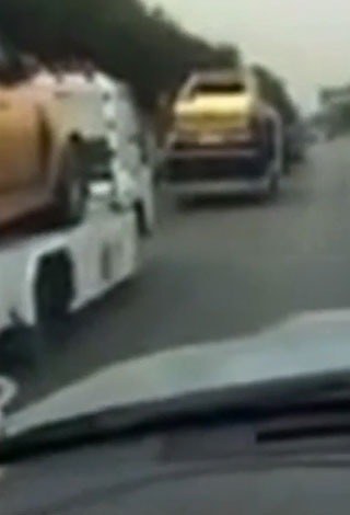 بالفيديو: سيّارات نادرية المطلية بالذهب في السعودية