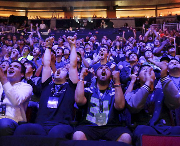 بالصور: توزيع جوائز بالملايين في بطولة لعبة الفيديو "Dota 2" في سياتل