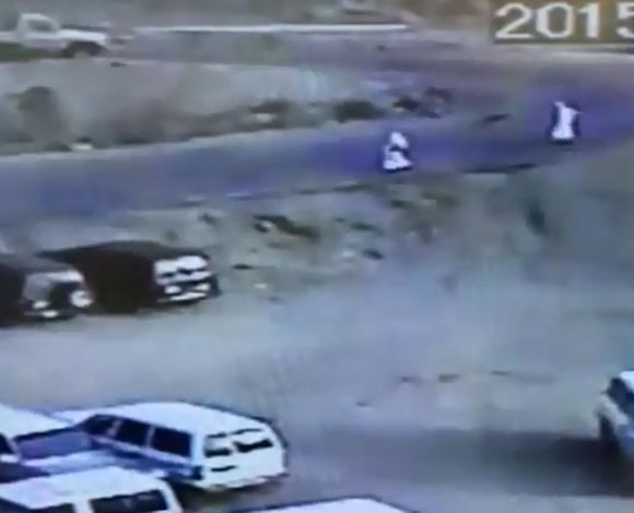 بالفيديو.. طالب سعودي يدهس زميله