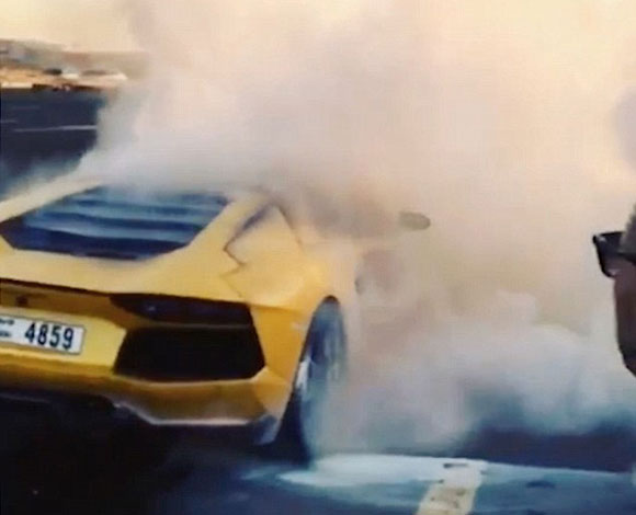 ما لم تعرفه عن حريق سيارة اللامبورجيني الشهيرة ... فيديو سيفاجئك