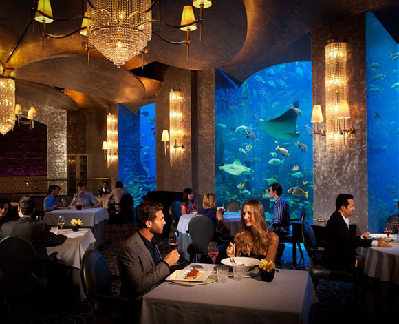 10 طرق مجنونة يمكن من خلالها إنفاق الأموال عند زيارة دبي