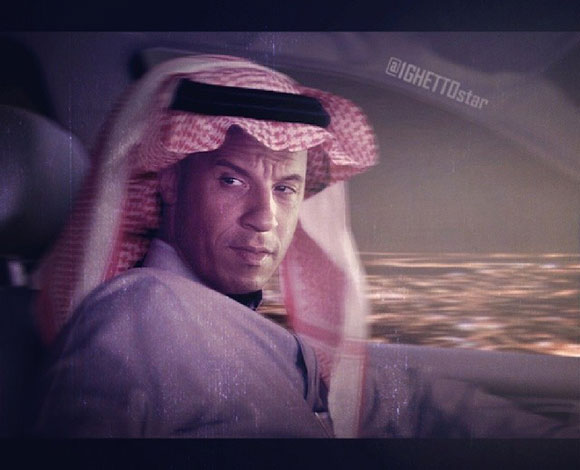 نجوم هوليوود بأزياء خليجية في صور طريفة