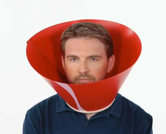 إعلان جديد لـ"كوكا كولا" ينبّه إلى خطورة إدمان وسائل الإعلام الاجتماعية  