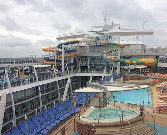 لمحة خاطفة عن سفينة Harmony of the Seas: Daily Mail Online أكبر سفينة في العالم