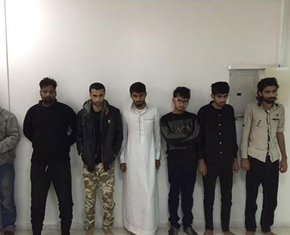 شرطة الرياض تلقي القبض على سبعة وافدين احترفوا سرقة أجزاء السيارات
