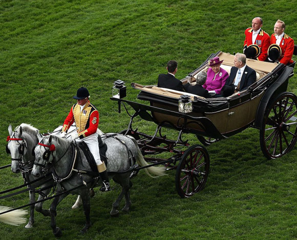 أصول ثمينة تمتلكها ملكة إنجلترا إليزابيث الثانية... تعرف اليها