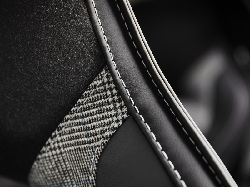 رؤية فريدة في ابتكارها: Hackett London تطلق النسخة المحدودة Aston Martin Q Rapide S