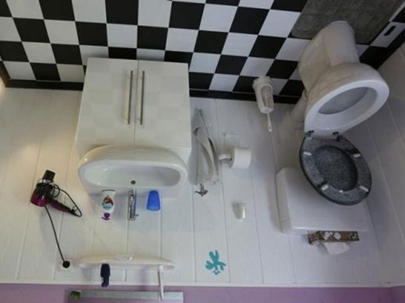 "Crazy House" المنزل المقلوب في ألمانيا