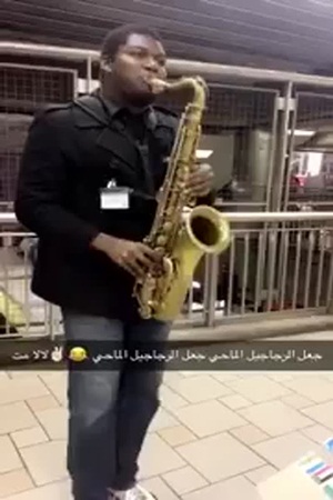 لماذا عزف موسيقي في أوروبا جعل الرياجيل للماحي .. فيديو