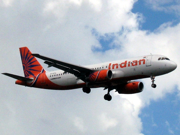 طيار يرفض الإقلاع بالطائرة لمدة 3 ساعات والسبب غريب