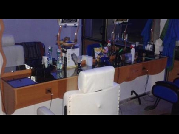 في الجزائر .. الحلاقة كفعل خير