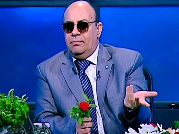 داعية إسلامي يقوم بإضحاك مذيعة ملقبًا إياها حبيبتي