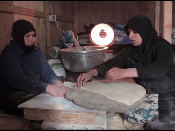 الخبز للحياة، قصة سيدة سورية تخبز للسوريين بلبنان