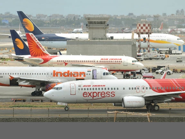 طيار يرفض الإقلاع بالطائرة لمدة 3 ساعات والسبب غريب