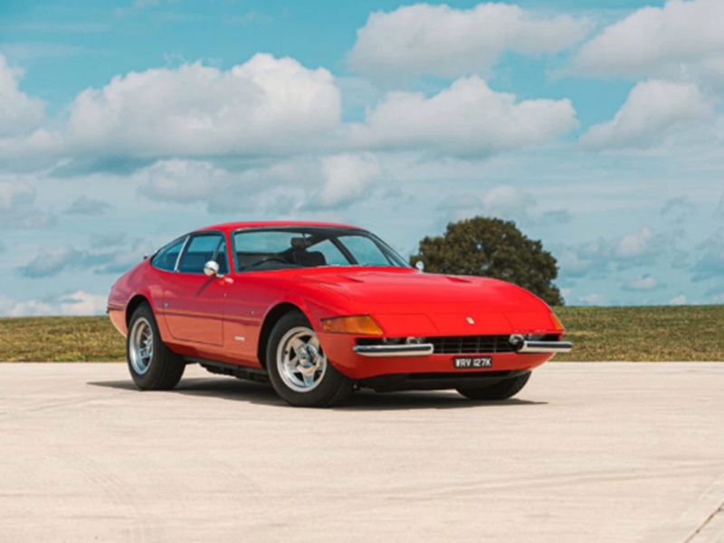 بالصور..طرح سيارة السير ألتون جون للبيع بهذا المبلغ