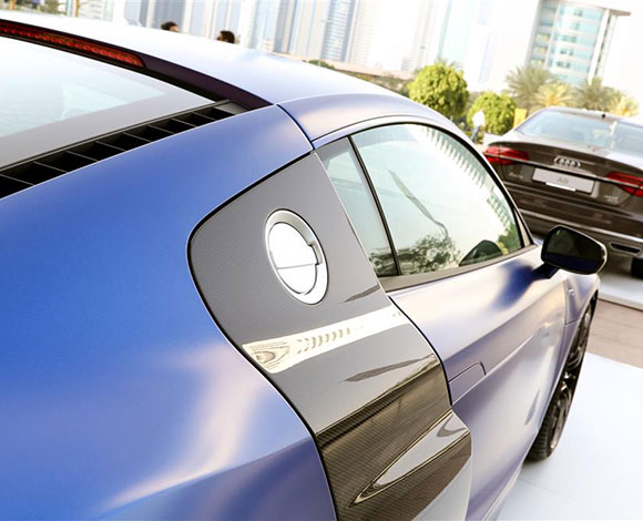Motor Village يجمع السيارات الفارهة في دبي