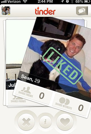 تطبيق Tinder للمواعدة
