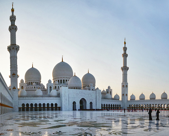 مركز جامع الشيخ زايد الكبير ثاني أفضل مزار في العالم