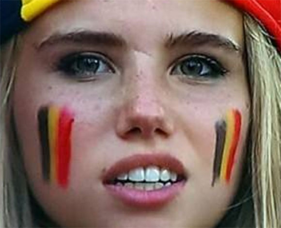 من هي أكسيل ديسبيجلير ... وما سر مطاردة لوريال لها من مدرجات المونديال؟ 