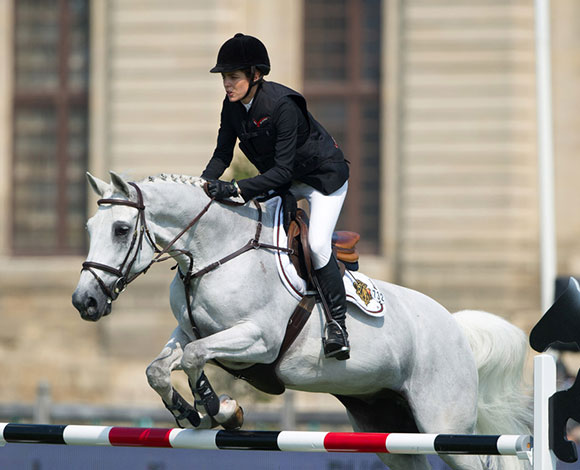 بعد الحادث شارلوت كاسيراغي مجدداً إلى حلبة سباق الخيل
