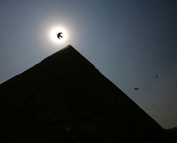 صور نادرة لأهرامات الجيزة