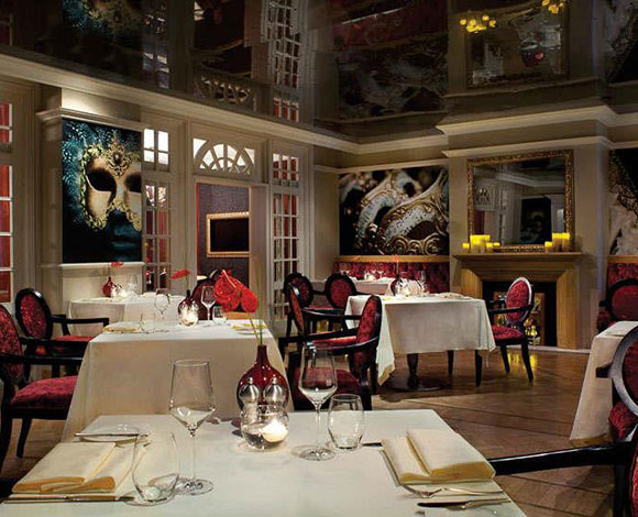 Jumeirah Beach Hotel ... فندق فخم لإقامة مميزة