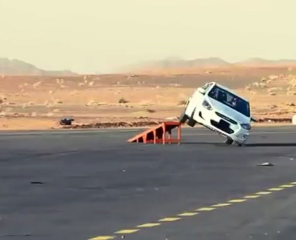 تفحيط: صور تفحيط خطير لرجل سعودي 