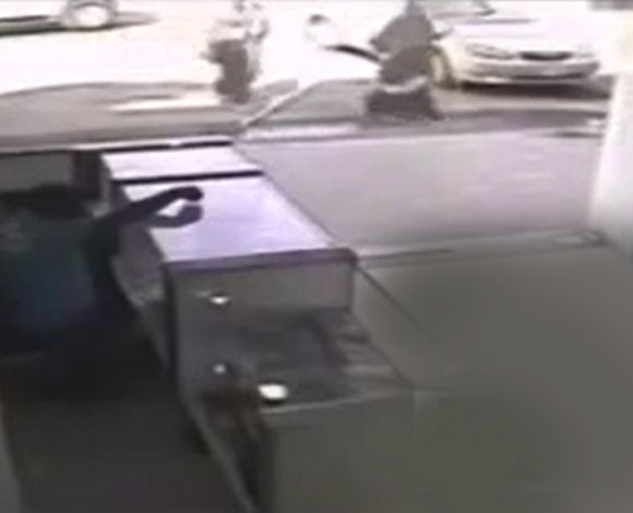بالفيديو: سعودية تسرق هاتف ايفون 6