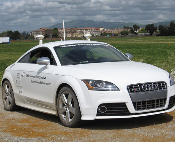 بالفيديو... علماء يطورون أسرع سيارة ذاتية القيادة فى العالم