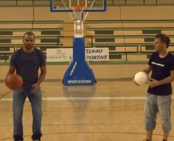 نجم الـ NBA توني باركر يستعرض مواهب لا تصدق في كرة السلة في هذا الفيديو