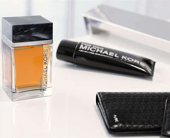 MICHAEL KORS يقدم عطرا جديدا للرجل الثري والمترف