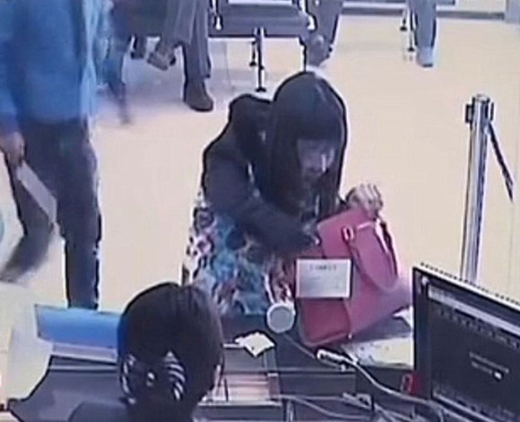 أغرب عملية سرقة تضحك الرهائن بدل إخافتهم!