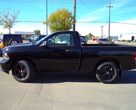 كرايسلر Ram Heavy Duty أناقة بالحزمة السوداء