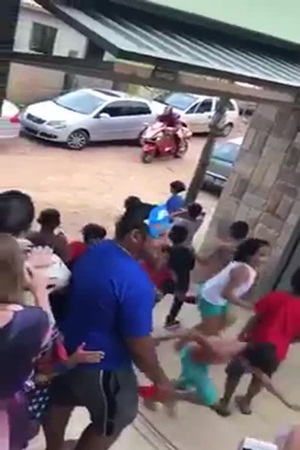 حاول تقليد الرجل الحديدي .. شاهد ماذا حدث له