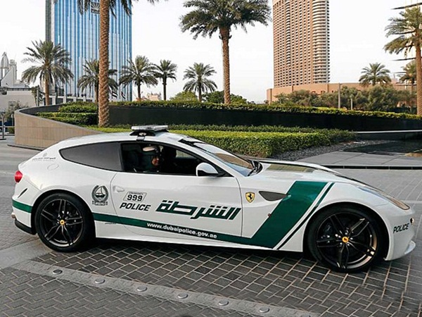 بالفيديو: شرطة دبي تضبط سرقة 1.5 مليون درهم في 12 دقيقة فقط!