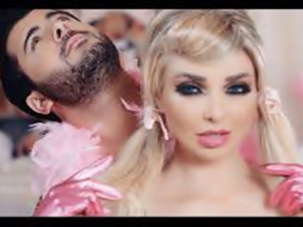 كلينك تثير أزمة جديدة في لبنان .. والقضاء يمنع أغنيتها