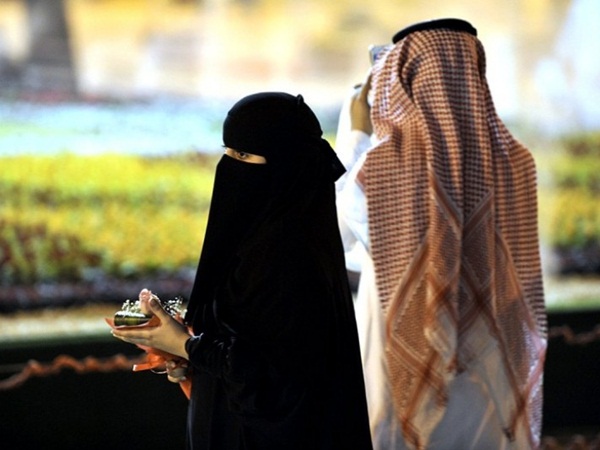 سعوديات يروين تجربتهم مع الحب من طرف واحد وبائع الكليجا الوسم يتقدم التغريدات!
