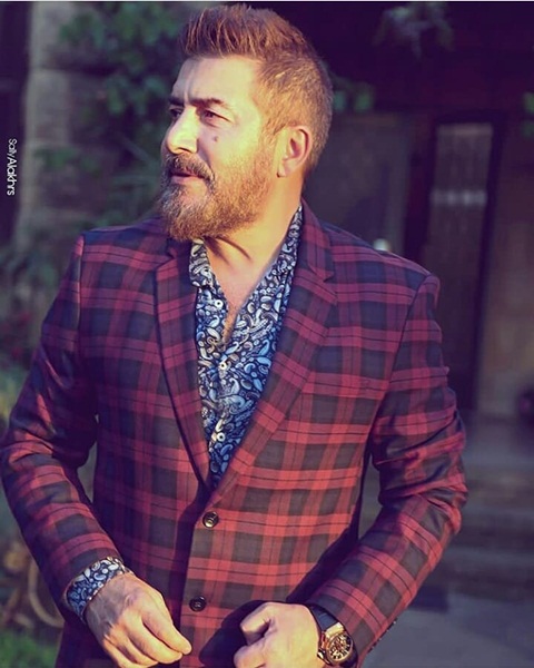 الإعلامي "محمد أبو عبيد" وراء اختيار ملابس "عابد فهد" في طريق!