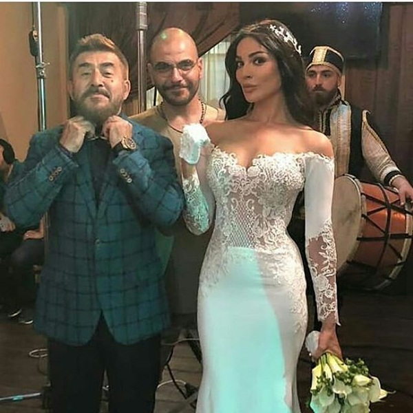 الإعلامي "محمد أبو عبيد" وراء اختيار ملابس "عابد فهد" في طريق!