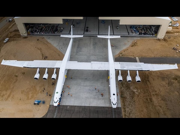 بالفيديو .. شاهد أكبر طائرة في العالم